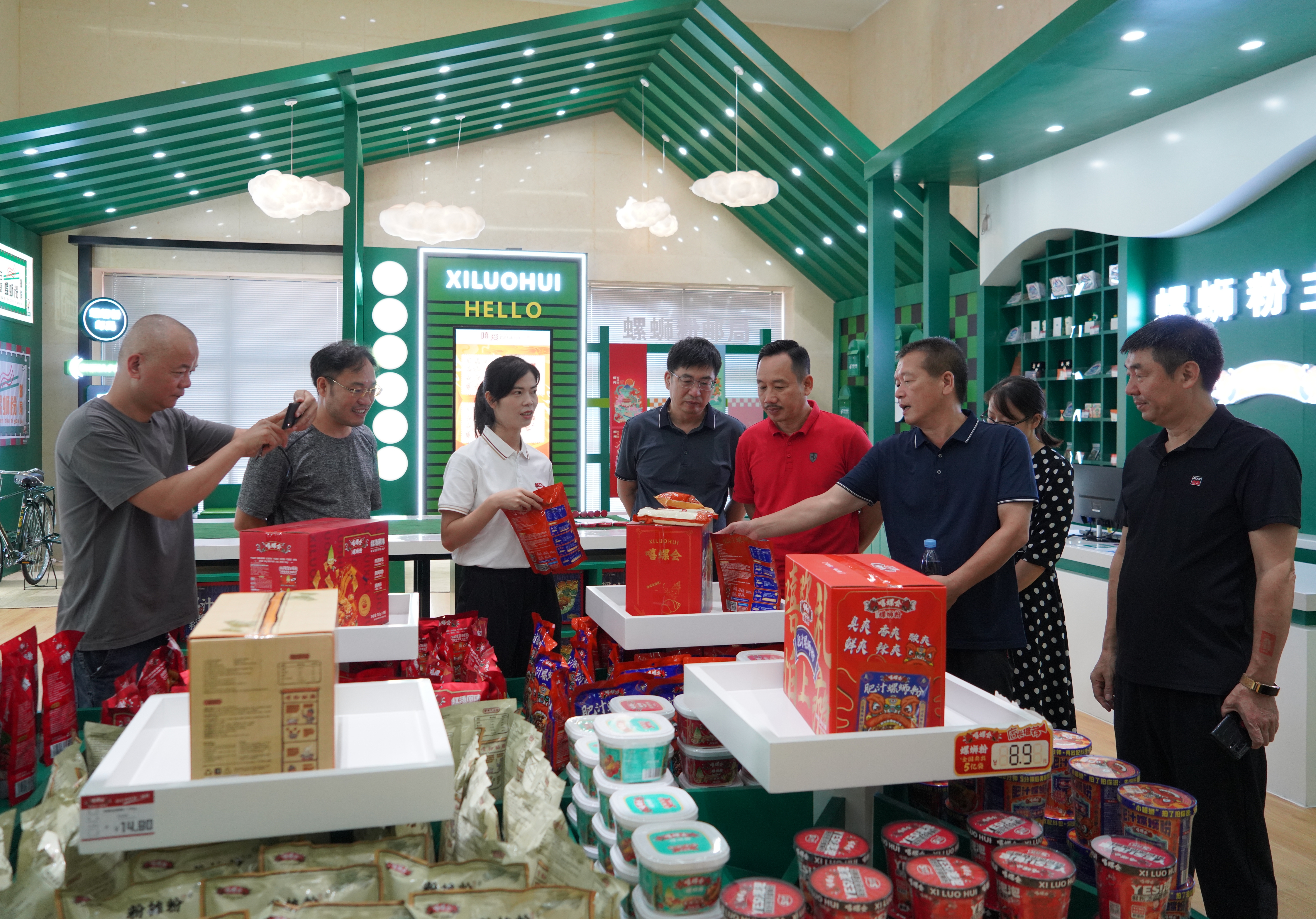 6月29日 盟员参观沪桂集团食品有限公司螺蛳粉主题邮局.jpg